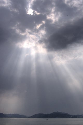Ray Of Light On Lake iPhone Wallpaper